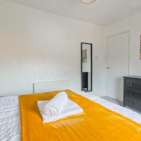 Rookwood House - Spacious Home With Free Parking - Short Stay Leeds Leeds  Bagian luar foto