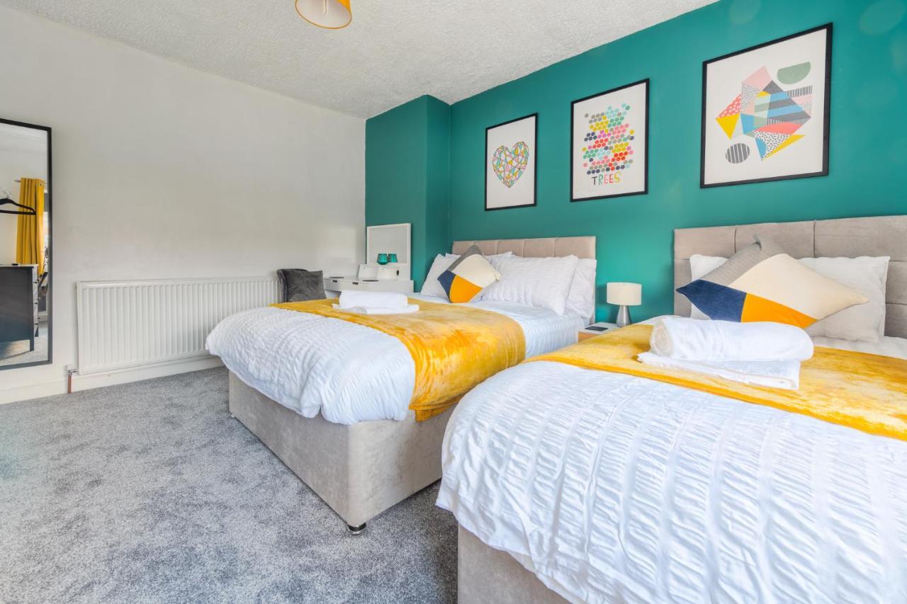 Rookwood House - Spacious Home With Free Parking - Short Stay Leeds Leeds  Bagian luar foto