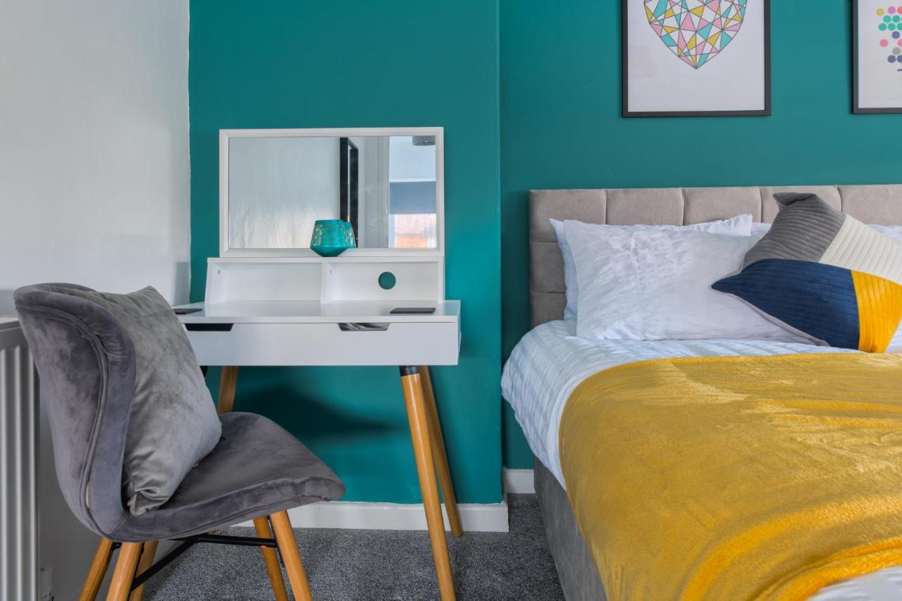 Rookwood House - Spacious Home With Free Parking - Short Stay Leeds Leeds  Bagian luar foto