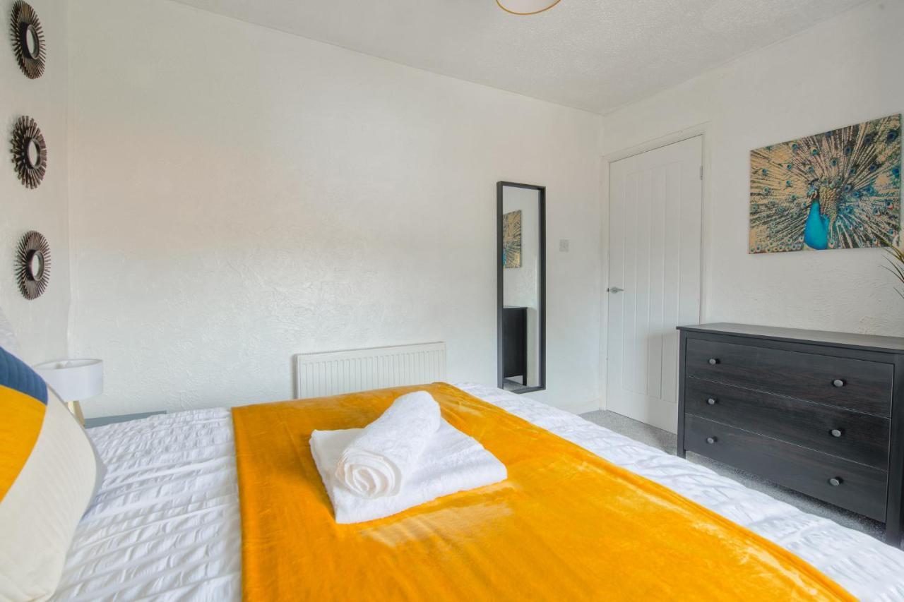 Rookwood House - Spacious Home With Free Parking - Short Stay Leeds Leeds  Bagian luar foto