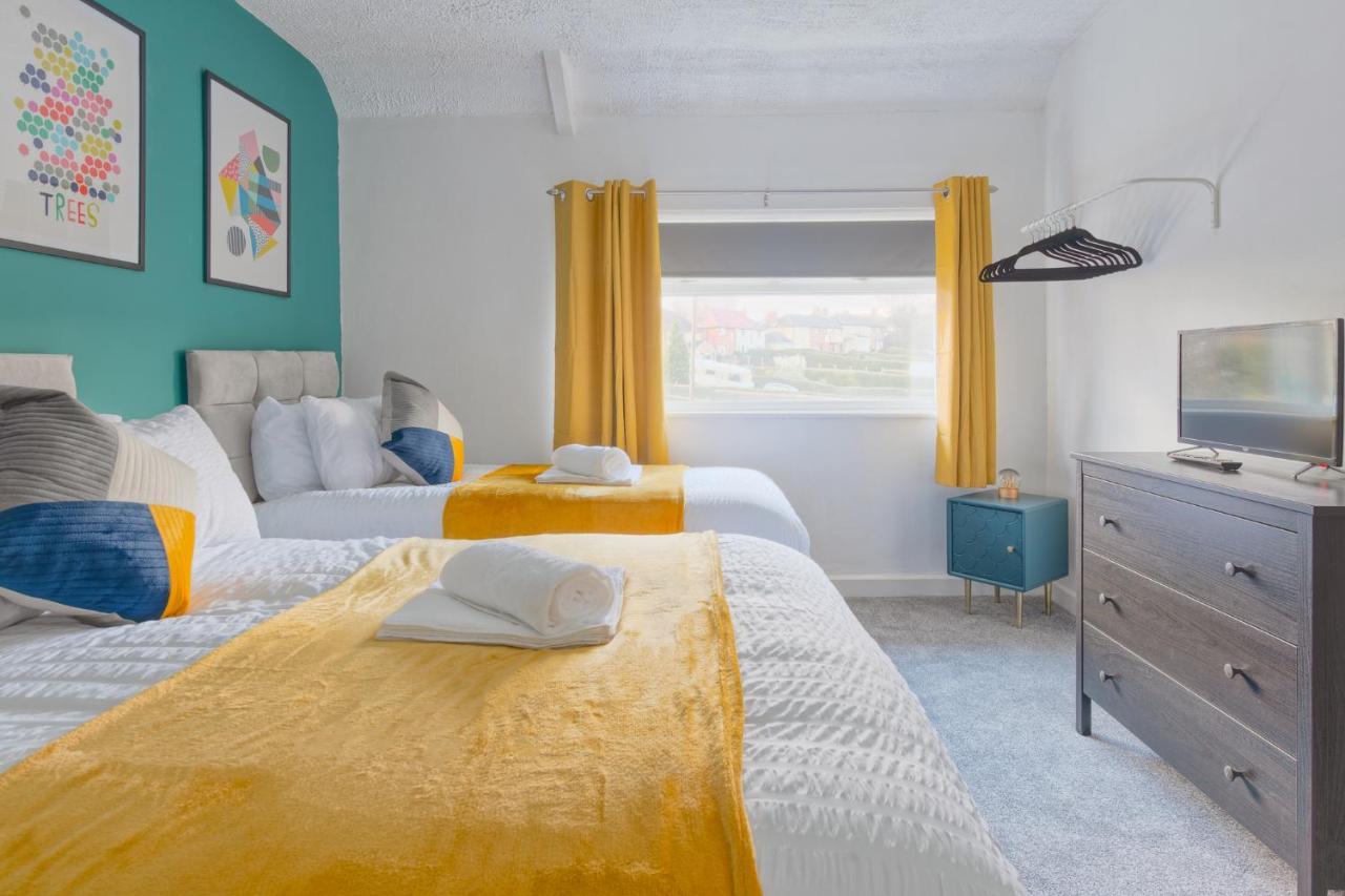 Rookwood House - Spacious Home With Free Parking - Short Stay Leeds Leeds  Bagian luar foto