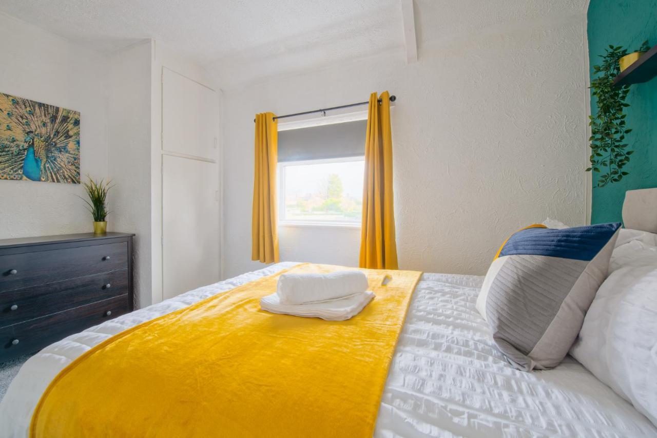 Rookwood House - Spacious Home With Free Parking - Short Stay Leeds Leeds  Bagian luar foto