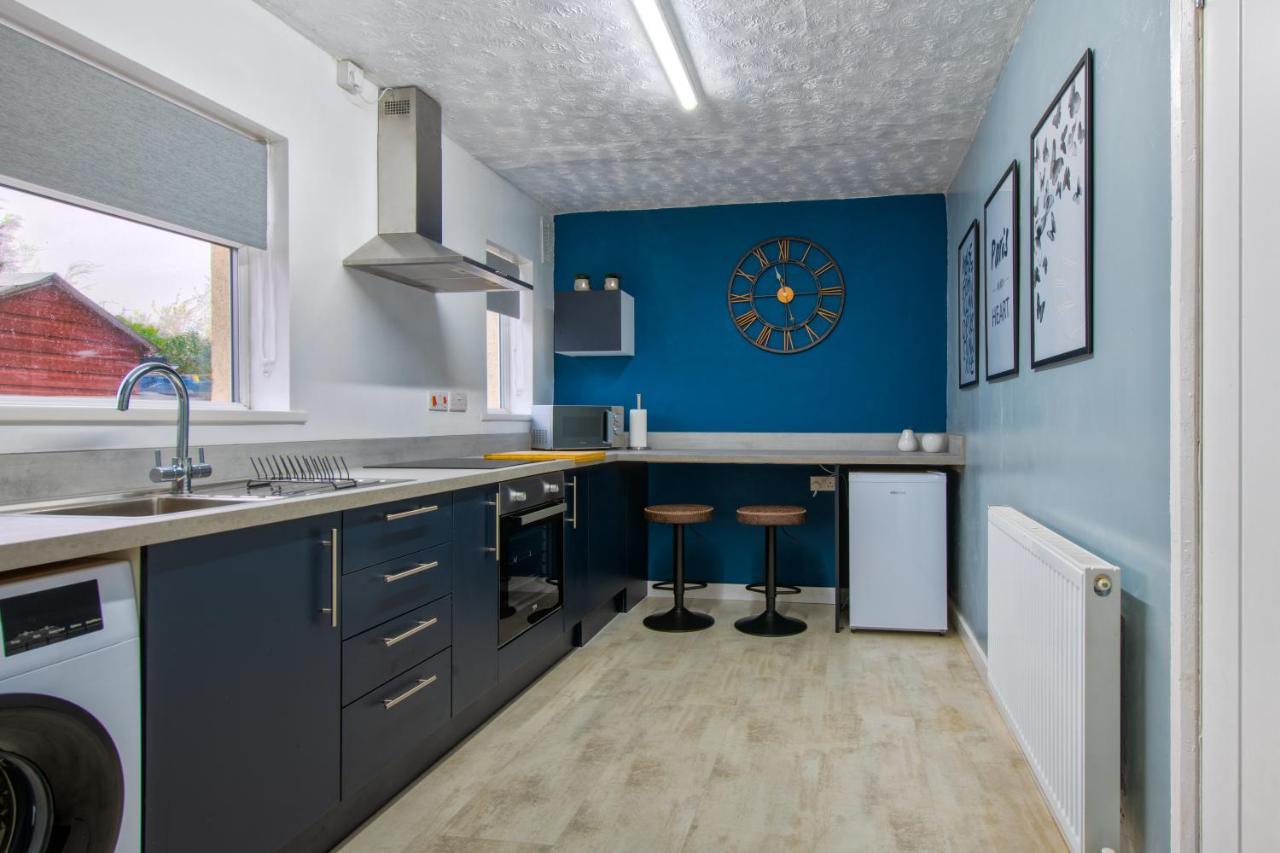 Rookwood House - Spacious Home With Free Parking - Short Stay Leeds Leeds  Bagian luar foto