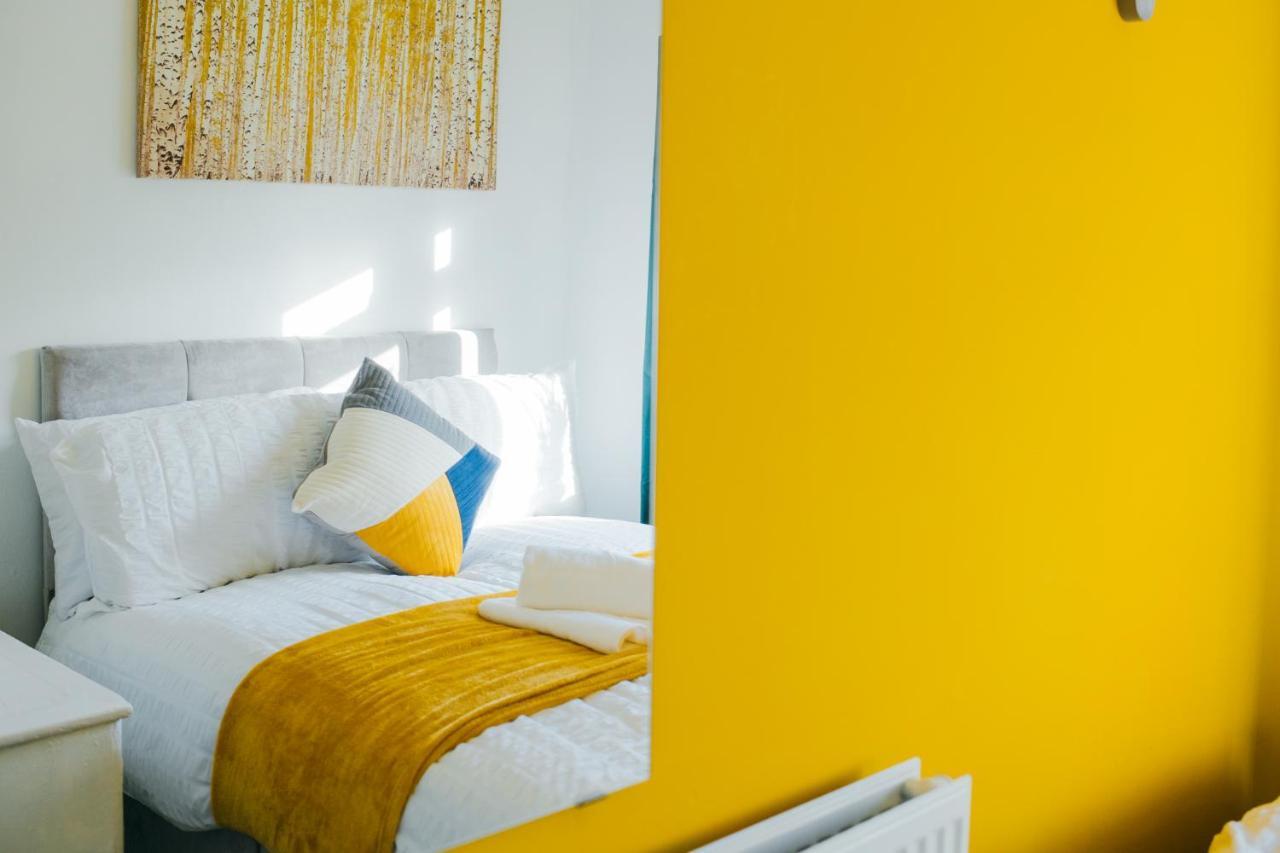 Rookwood House - Spacious Home With Free Parking - Short Stay Leeds Leeds  Bagian luar foto
